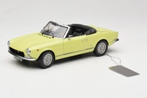 Fiat 124 Spider BS1 Gul Sun Star 1:18 4921 Metall