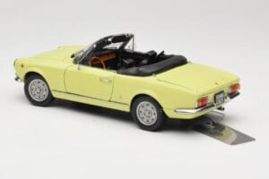 Fiat 124 Spider BS1 Gul Sun Star 1:18 4921 Metall — bild 7 av 8