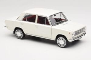 Fiat 124 Vit IXO 1:18 18CMC205OP Metall — bild 6 av 8