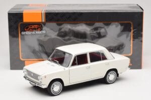 Fiat 124 Vit IXO 1:18 18CMC205OP Metall — bild 8 av 8