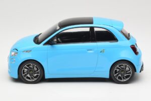 Abarth 500e Blå IXO 1:18 MCG18499 Metall — bild 3 av 6
