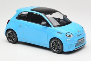 Abarth 500e Blå IXO 1:18 MCG18499 Metall — bild 4 av 6