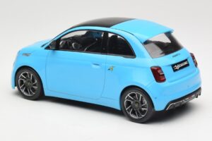Abarth 500e Blå IXO 1:18 MCG18499 Metall — bild 5 av 6
