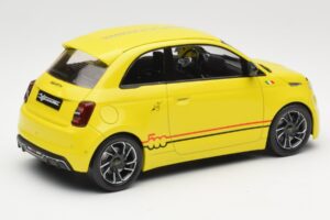 Abarth 500e Gul IXO 1:18 MCG18498 Metall — bild 2 av 6