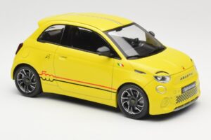 Abarth 500e Gul IXO 1:18 MCG18498 Metall — bild 4 av 6