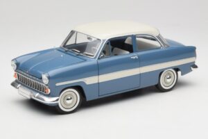 Ford Taunus 12M P2 Blå Ränder Revell 1:18 08880-M1 Metall