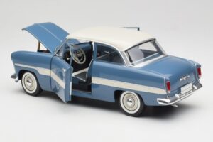 Ford Taunus 12M P2 Blå Ränder Revell 1:18 08880-M1 Metall — bild 5 av 8
