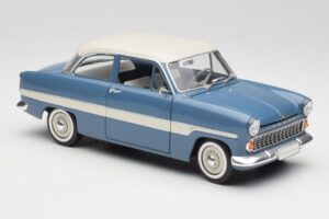 Ford Taunus 12M P2 Blå Ränder Revell 1:18 08880-M1 Metall — bild 6 av 8