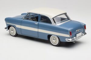 Ford Taunus 12M P2 Blå Ränder Revell 1:18 08880-M1 Metall — bild 7 av 8