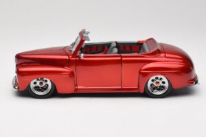 Ford Cabriolet Red Metallic Road Signature 1:18 30028 Metall — bild 4 av 8