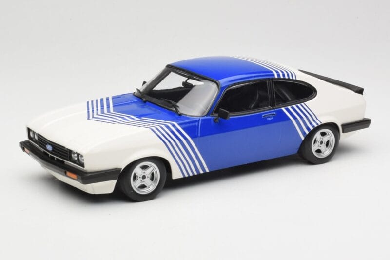 Ford Capri Mk2 3.0 Vit med Blå Ränder Minichamps 1:18 155788600 Metall