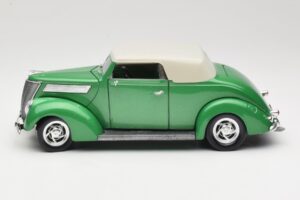 Ford Cabriolet Grön Road Signature 1:18 92239 Metall — bild 4 av 8