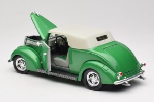 Ford Cabriolet Grön Road Signature 1:18 92239 Metall — bild 5 av 8