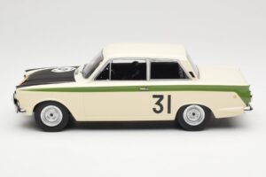 Ford Cortina Lotus #31 J. Ickx / G. Staepelaere Marathon de la Route 1966 MCG 1:18 MCG18436R Metall — bild 3 av 6