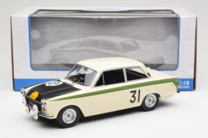 Ford Cortina Lotus #31 J. Ickx / G. Staepelaere Marathon de la Route 1966 MCG 1:18 MCG18436R Metall — bild 6 av 6