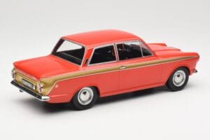 Ford Cortina Lotus Red & Gold Stripe MCG 1:18 MCG18532 Metall — bild 2 av 6