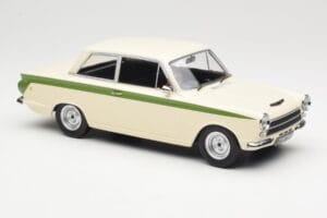 Ford Cortina Lotus White & Green Stripe MCG 1:18 MCG18434 Metall — bild 4 av 6