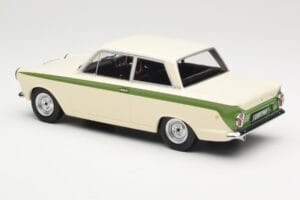 Ford Cortina Lotus White & Green Stripe MCG 1:18 MCG18434 Metall — bild 5 av 6