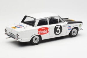 Ford Cortina Mk1 #3 P. Hughes / B. Young African Safari Rally 1964 AUTOart 1:18 86428 Metall — bild 3 av 8