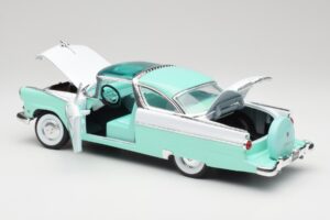 Ford Crown Victoria Seafoam Grön & Vit Road Legends 1:18 92138 Metall — bild 4 av 7