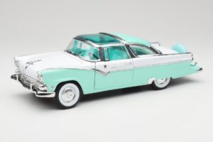 Ford Crown Victoria Seafoam Grön & Vit Road Legends 1:18 92138 Metall