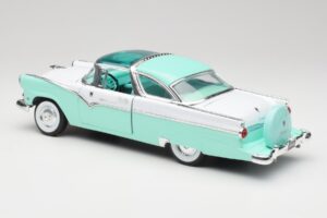 Ford Crown Victoria Seafoam Grön & Vit Road Legends 1:18 92138 Metall — bild 6 av 7