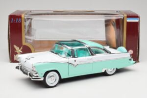 Ford Crown Victoria Seafoam Grön & Vit Road Legends 1:18 92138 Metall — bild 7 av 7