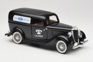 Ford Delivery Truck Ford Parts Svart Solido 1:18 8417 Metall — bild 6 av 8
