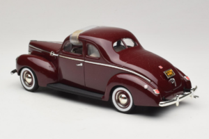 Ford Deluxe Coupe Mörkröd ERTL 1:18 7936 Metall — bild 6 av 7