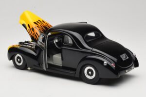 Ford Deluxe Hot Rod Svart Universal Hobbies 1:18 6002 Metall — bild 5 av 8