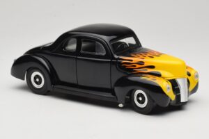 Ford Deluxe Hot Rod Svart Universal Hobbies 1:18 6002 Metall — bild 6 av 8