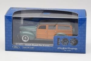 Ford Deluxe Woody Forest Grön Minichamps 1:43 FORD20002 Metall — bild 4 av 4