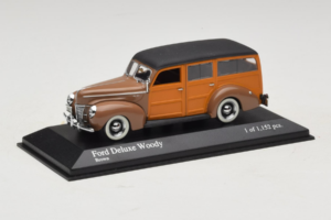 Ford DeLuxe Woody Station Wagon Brun Minichamps 1:43 400082111 Metall — bild 2 av 4