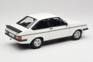 Ford Escort Mk2 RS 2000 LHD Vit Minichamps 1:18 150084300 Metall — bild 3 av 8