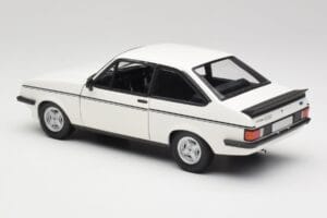 Ford Escort Mk2 RS 2000 LHD Vit Minichamps 1:18 150084300 Metall — bild 7 av 8