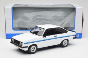 Ford Escort Mk2 RS 2000 Vit MCG 1:18 MCG18439 Metall — bild 6 av 6