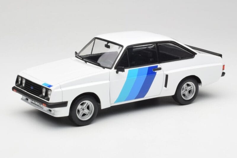 Ford Escort Mk2 RS 2000 X-Pack Diamond Vit & Blå Decor MCG 1:18 MCG18351 Metall