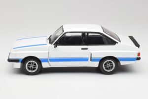 Ford Escort Mk2 RS 2000 X-Pack Diamond Vit & Blå Stripe MCG 1:18 MCG18350 Metall — bild 3 av 6
