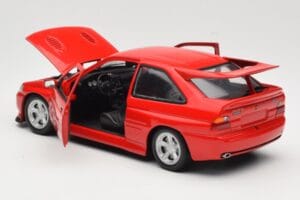 Ford Escort Mk5 RS Cosworth Röd UT Models 1:18 180082102 Metall — bild 5 av 8