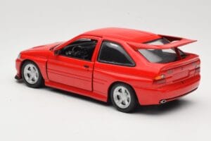 Ford Escort Mk5 RS Cosworth Röd UT Models 1:18 180082102 Metall — bild 7 av 8