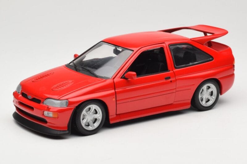 Ford Escort Mk5 RS Cosworth Röd UT Models 1:18 180082102 Metall