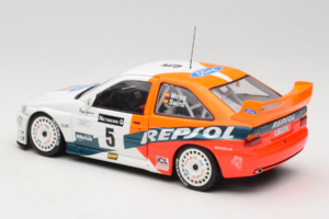 Ford Escort RS Cosworth Repsol #5 C. Sainz / L. Moya RAC Rally 1997 UT Models 1:18 39750 Metall — bild 7 av 8