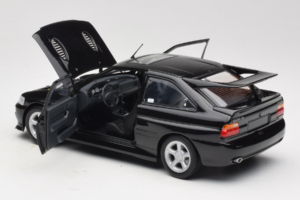 Ford Escort RS Cosworth Black Metallic Minichamps 1:18 150089020 Metall — bild 5 av 8