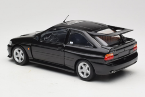 Ford Escort RS Cosworth Black Metallic Minichamps 1:18 150089020 Metall — bild 7 av 8