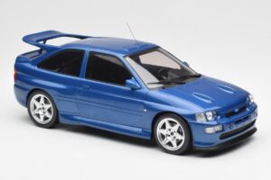 Ford Escort RS Cosworth Blå IXO 1:18 18CMC180 Metall — bild 4 av 6