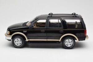 Ford Expedition Eddie Bauer Svart UT Models 1:18 22710 Metall — bild 5 av 7