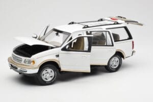 Ford Expedition Eddie Bauer Vit UT Models 1:18 22712 Metall — bild 2 av 8