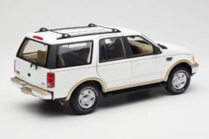 Ford Expedition Eddie Bauer Vit UT Models 1:18 22712 Metall — bild 3 av 8
