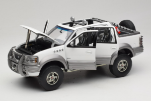 Ford Expedition Himalaya White AUTOart 1:18 72781 Metall — bild 2 av 8