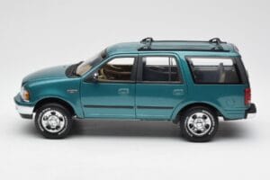 Ford Expedition XLT Grön Metallic UT Models 1:18 22717 Metall — bild 4 av 8